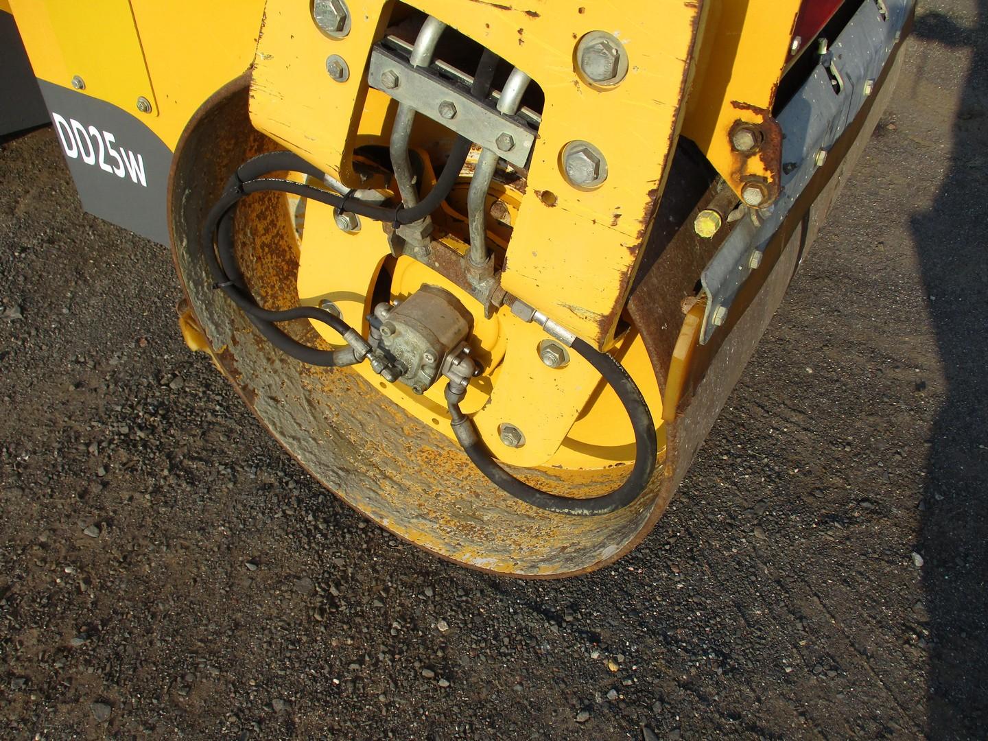 2014 Volvo DD25 Double Drum Vibratory Roller