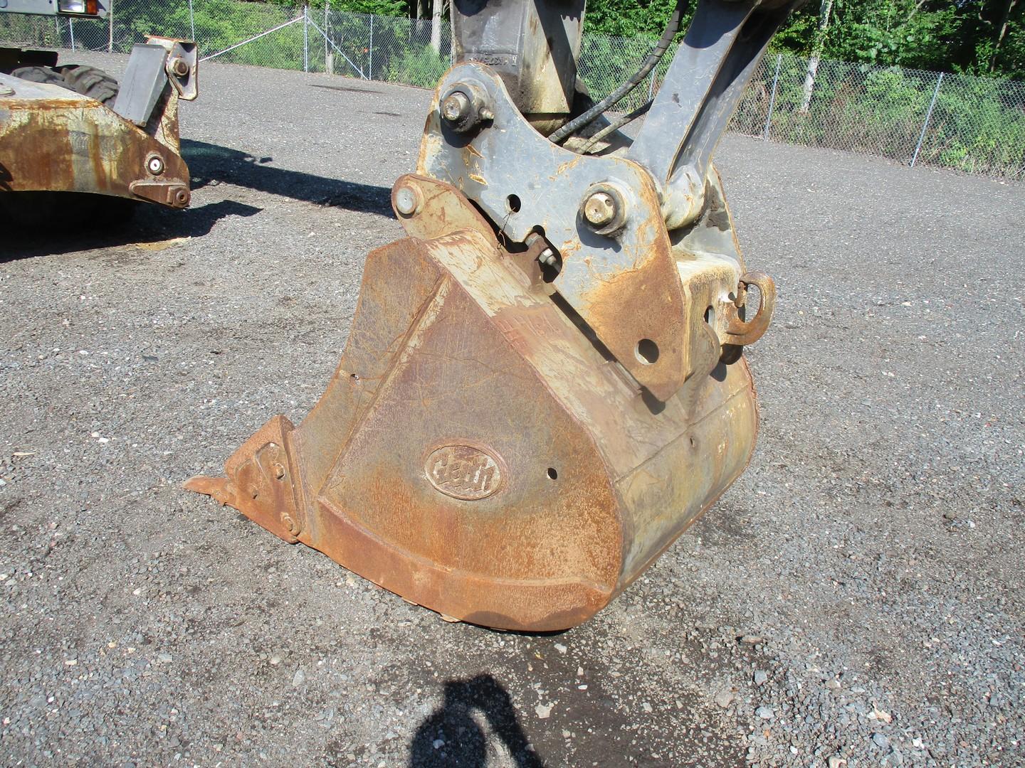 2007 Volvo EW180C Rubber Tire Excavator
