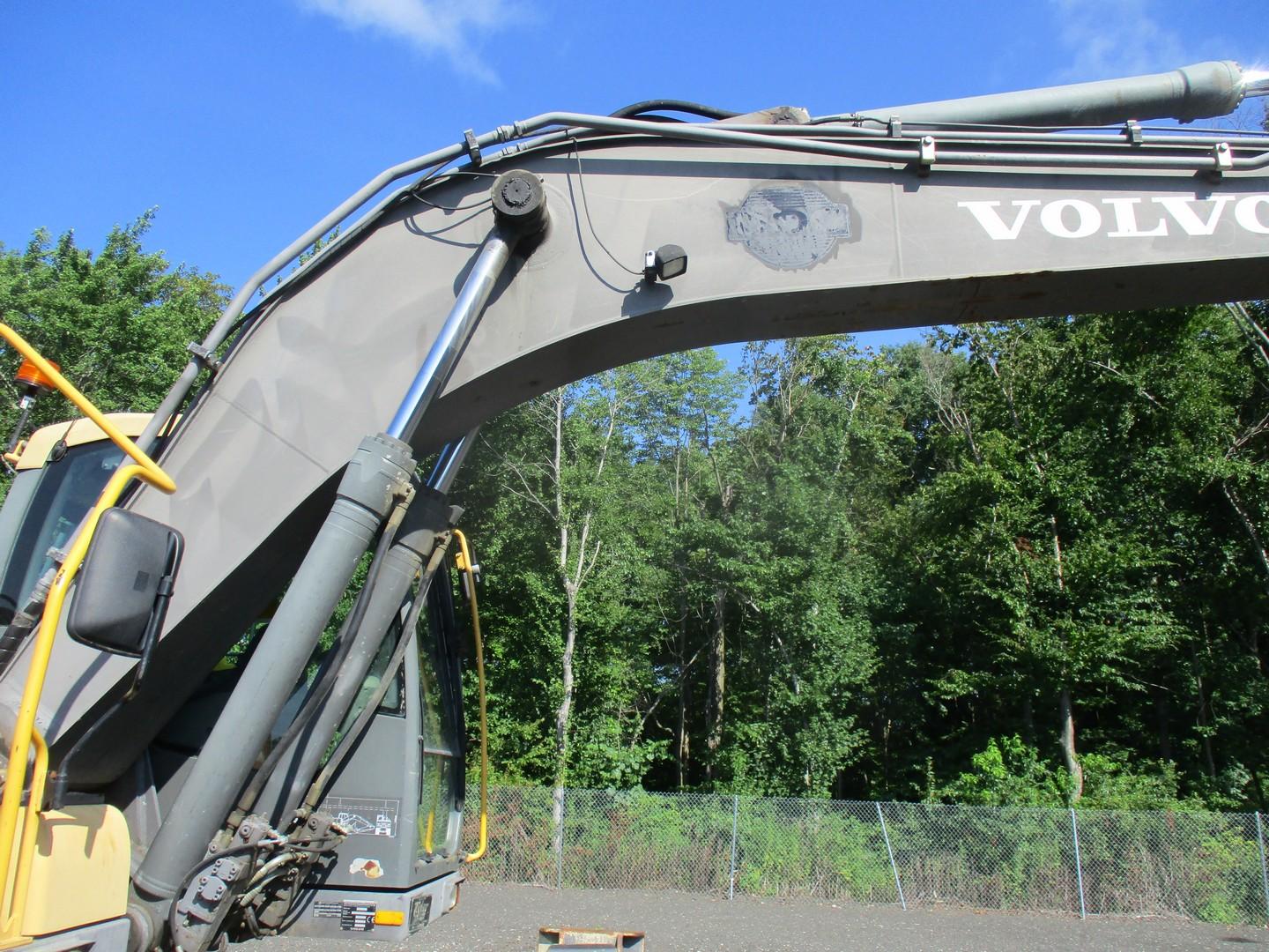 2007 Volvo EW180C Rubber Tire Excavator