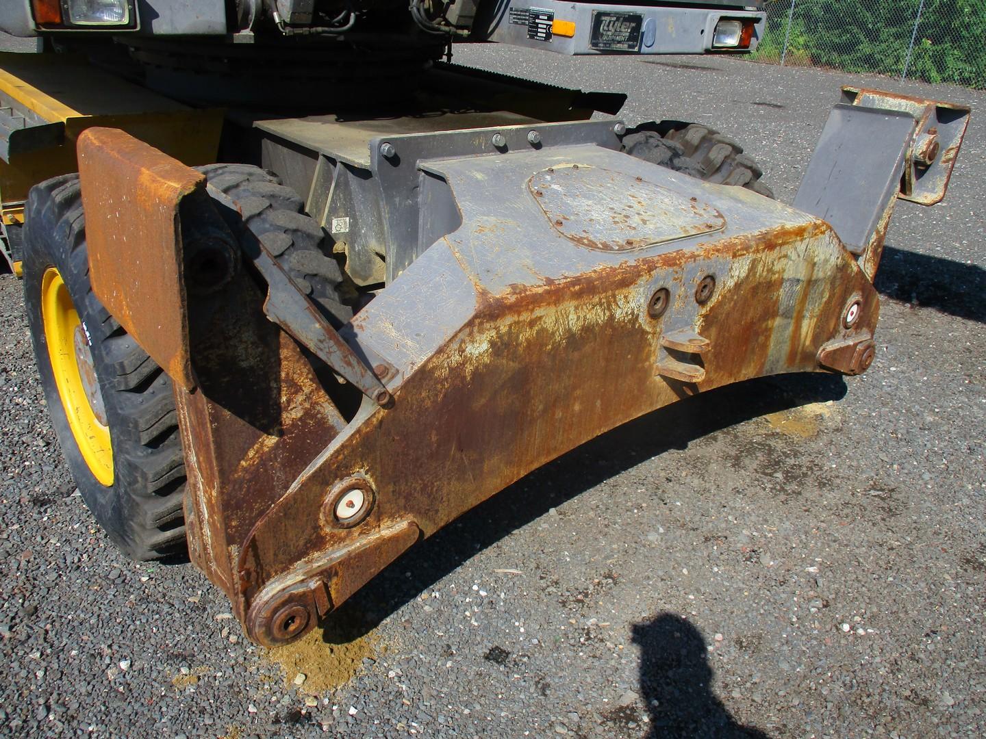 2007 Volvo EW180C Rubber Tire Excavator
