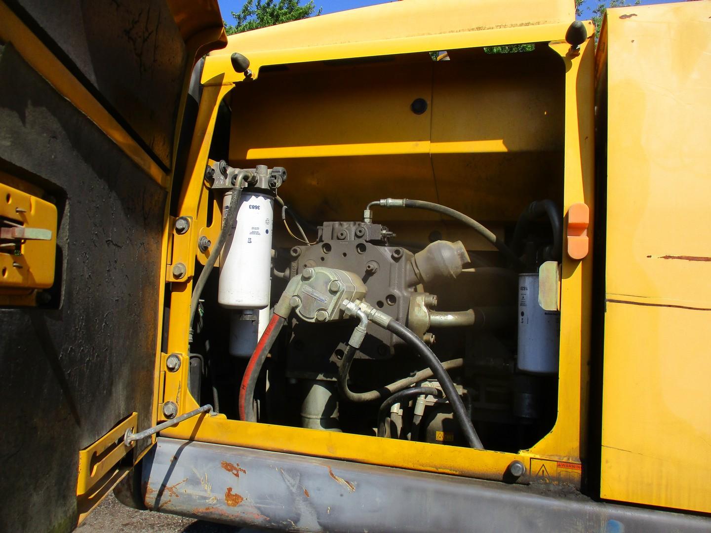 2007 Volvo EW180C Rubber Tire Excavator