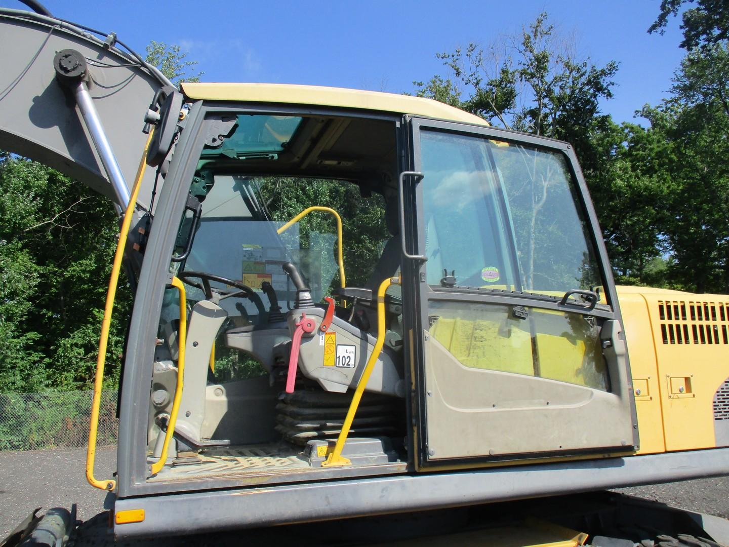 2007 Volvo EW180C Rubber Tire Excavator