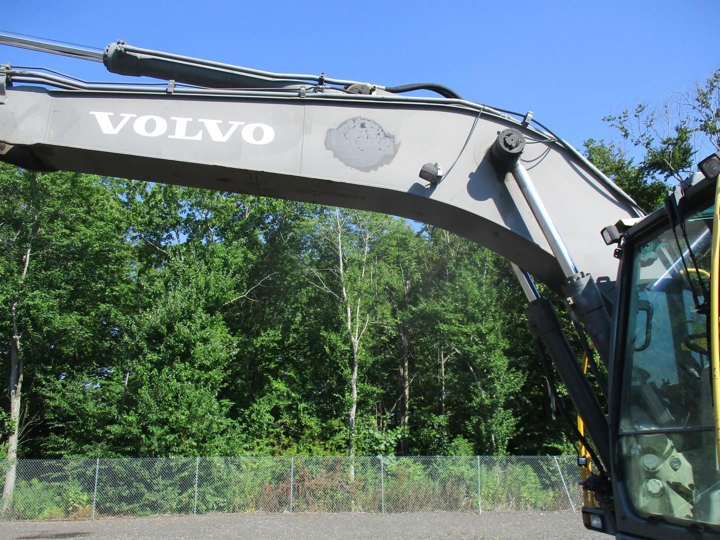 2007 Volvo EW180C Rubber Tire Excavator