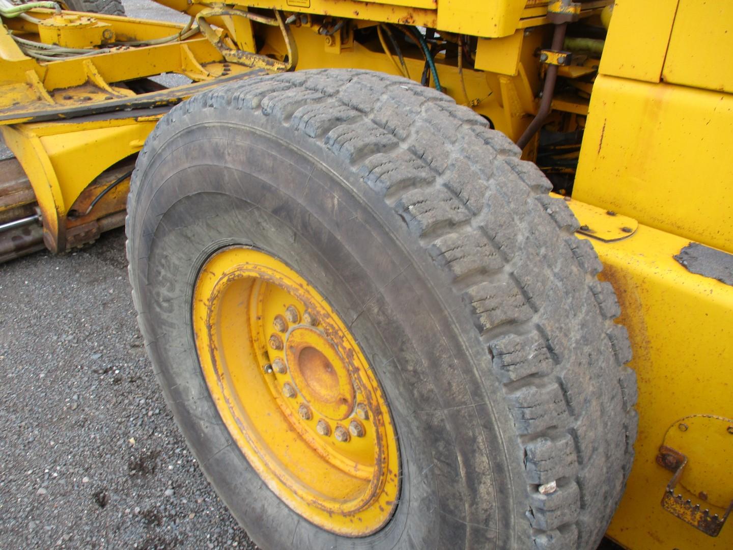 1990 John Deere 772B-H Articulated Motor Grader