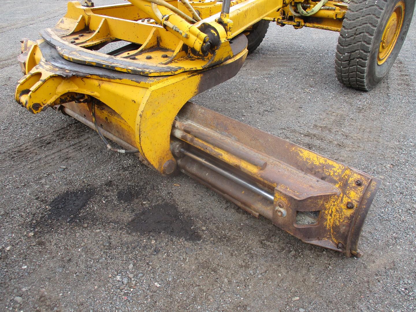 1990 John Deere 772B-H Articulated Motor Grader