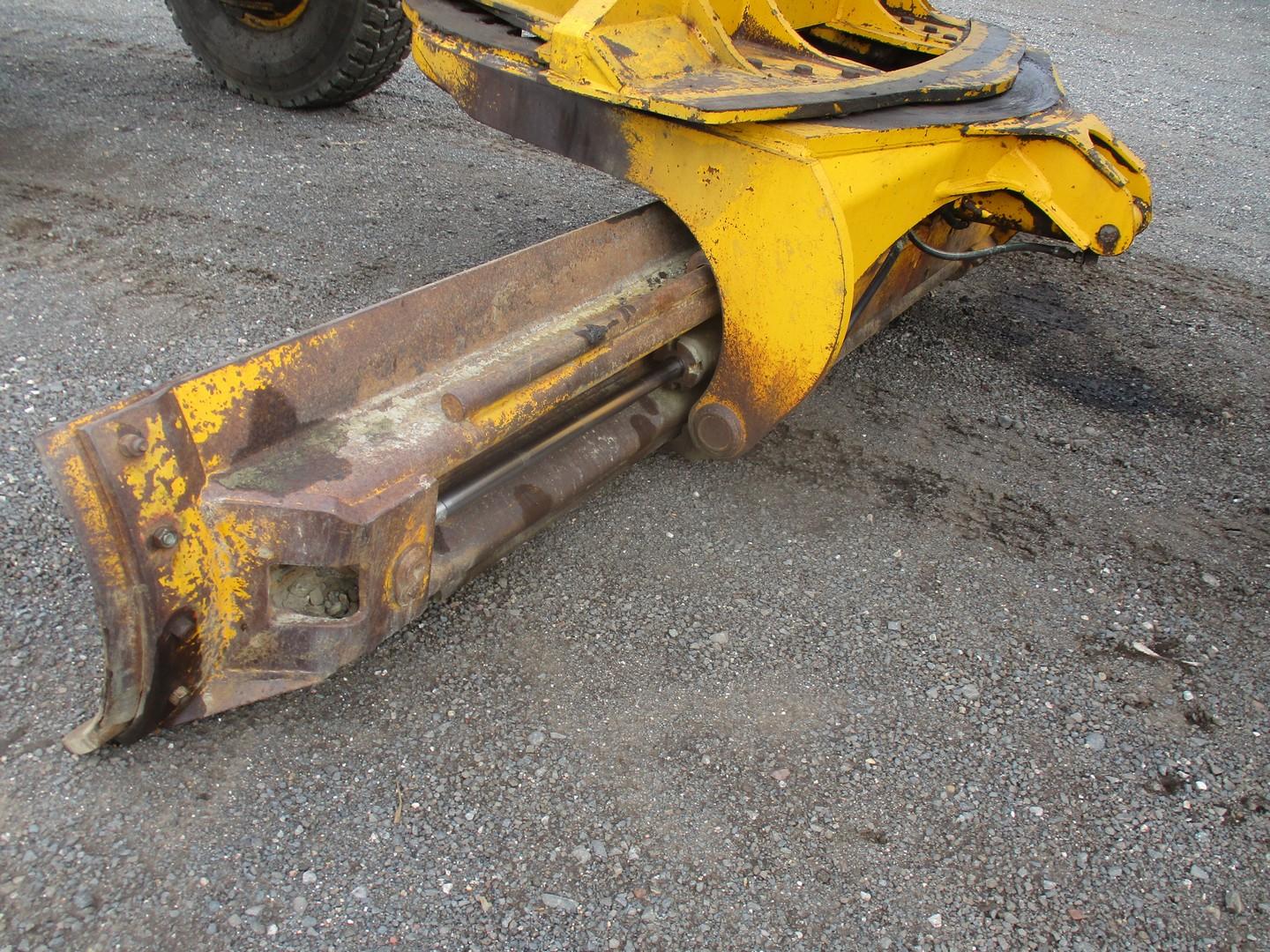 1990 John Deere 772B-H Articulated Motor Grader