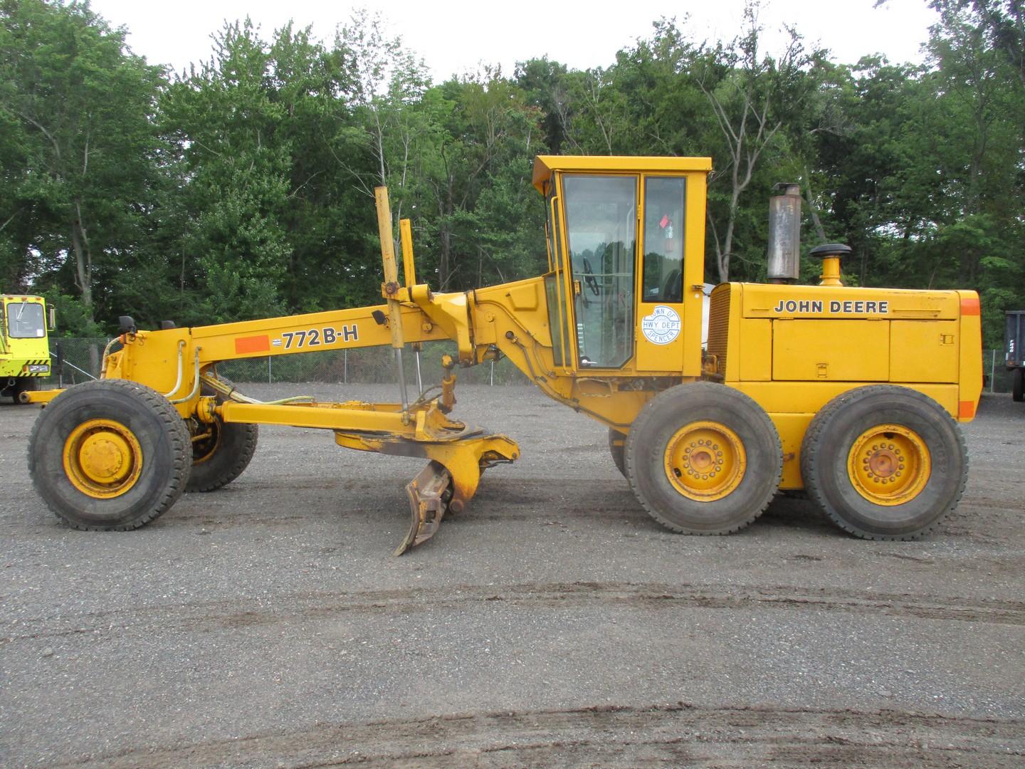 1990 John Deere 772B-H Articulated Motor Grader
