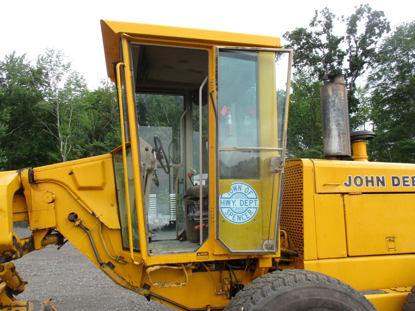 1990 John Deere 772B-H Articulated Motor Grader