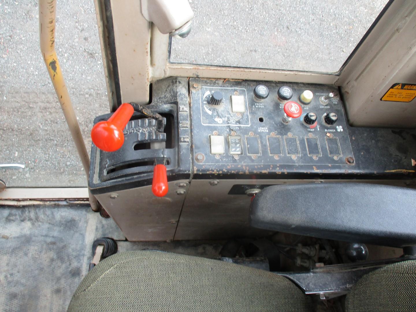 1990 John Deere 772B-H Articulated Motor Grader