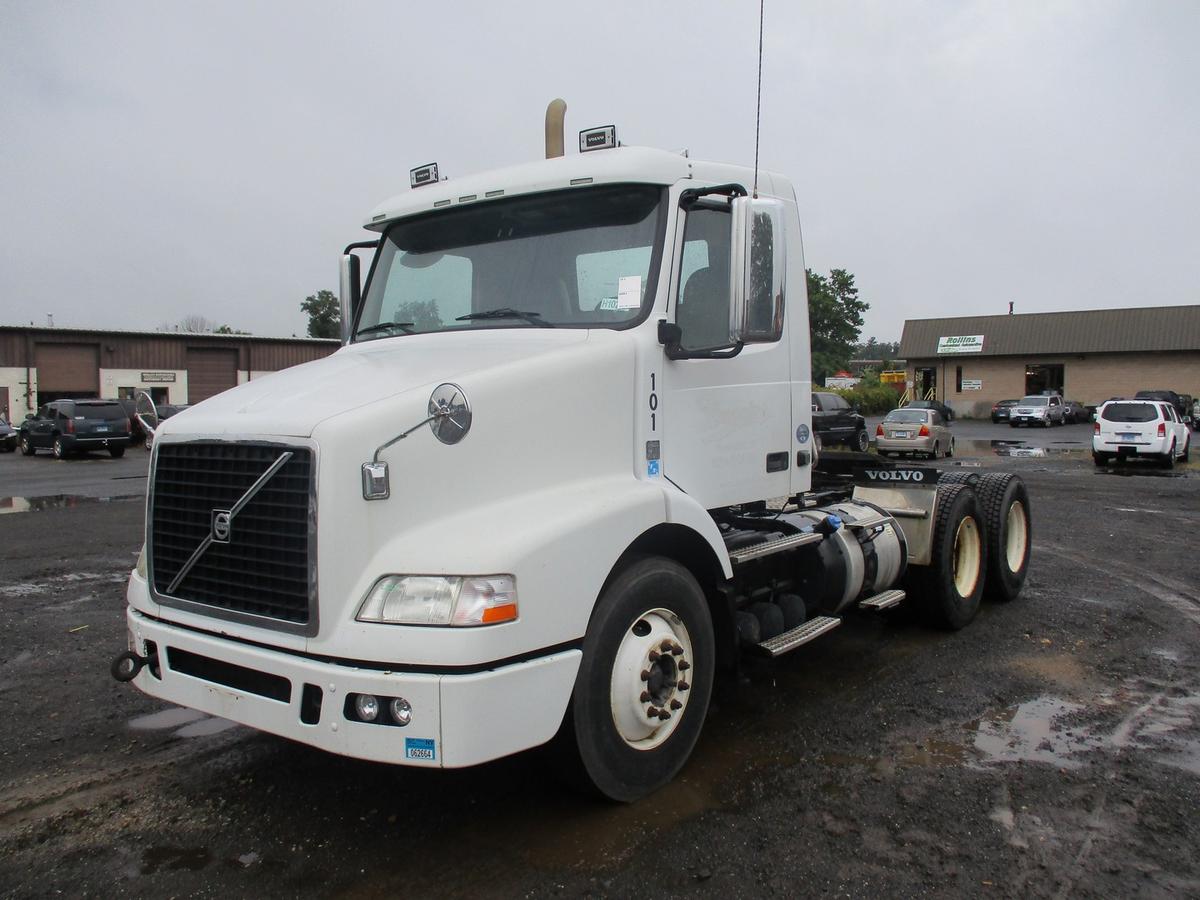 2011 Volvo T/A Tractor