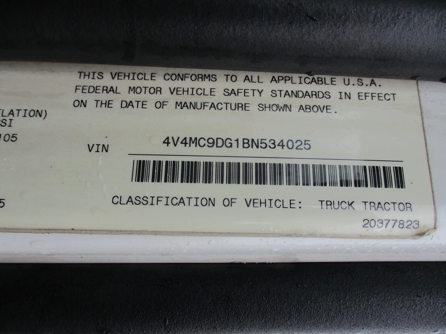 2011 Volvo T/A Tractor