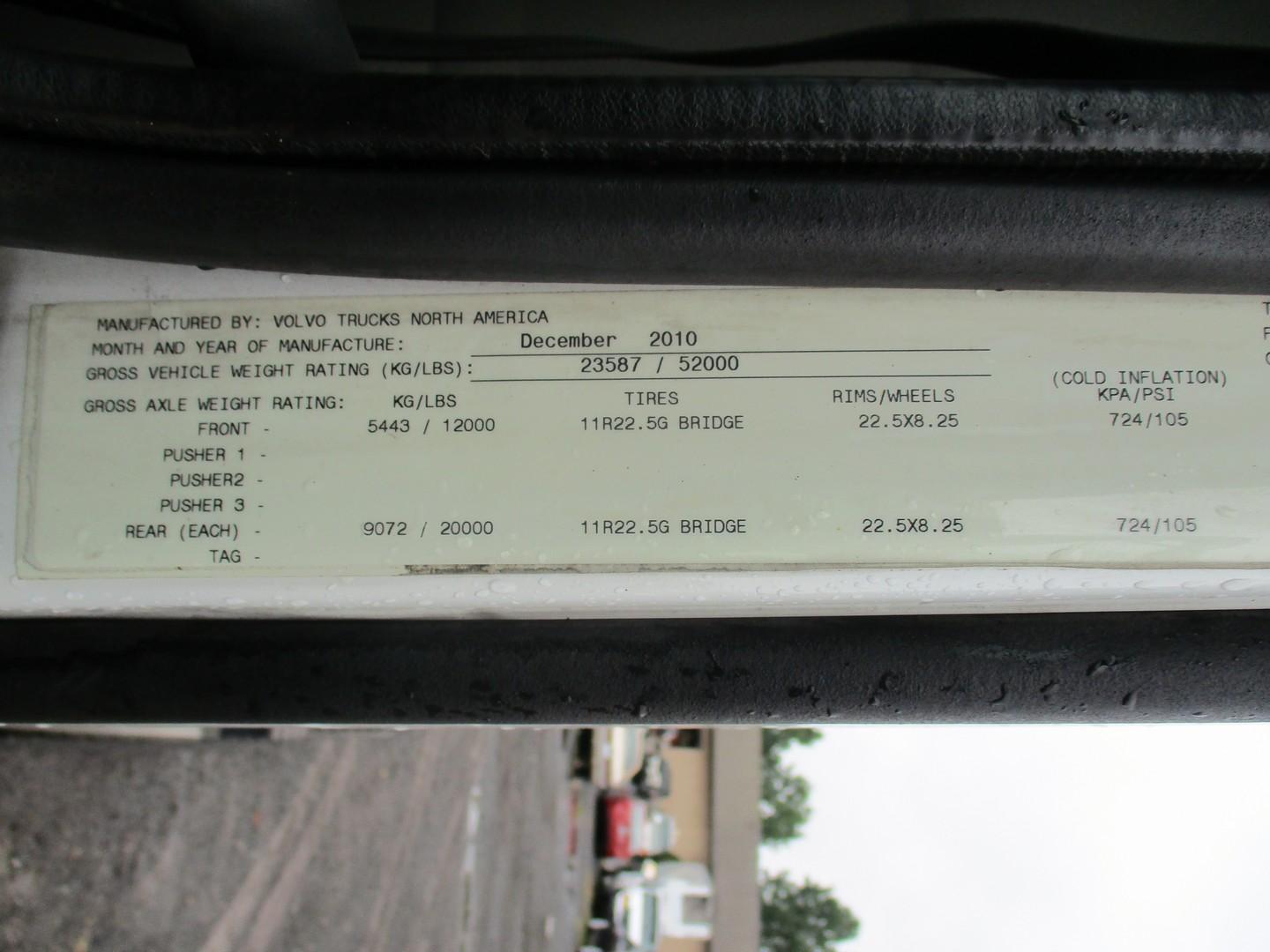 2011 Volvo T/A Tractor