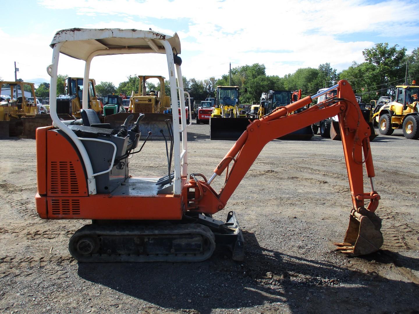 2001 Schaeff HR11 Mini Excavator