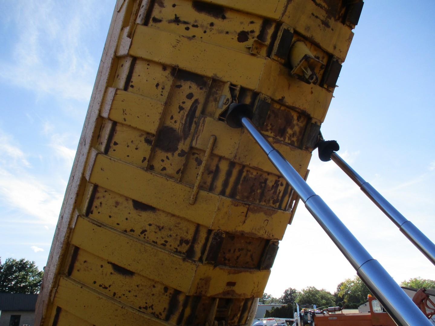 1992 Moxy MT30S Articulated Haul Truck