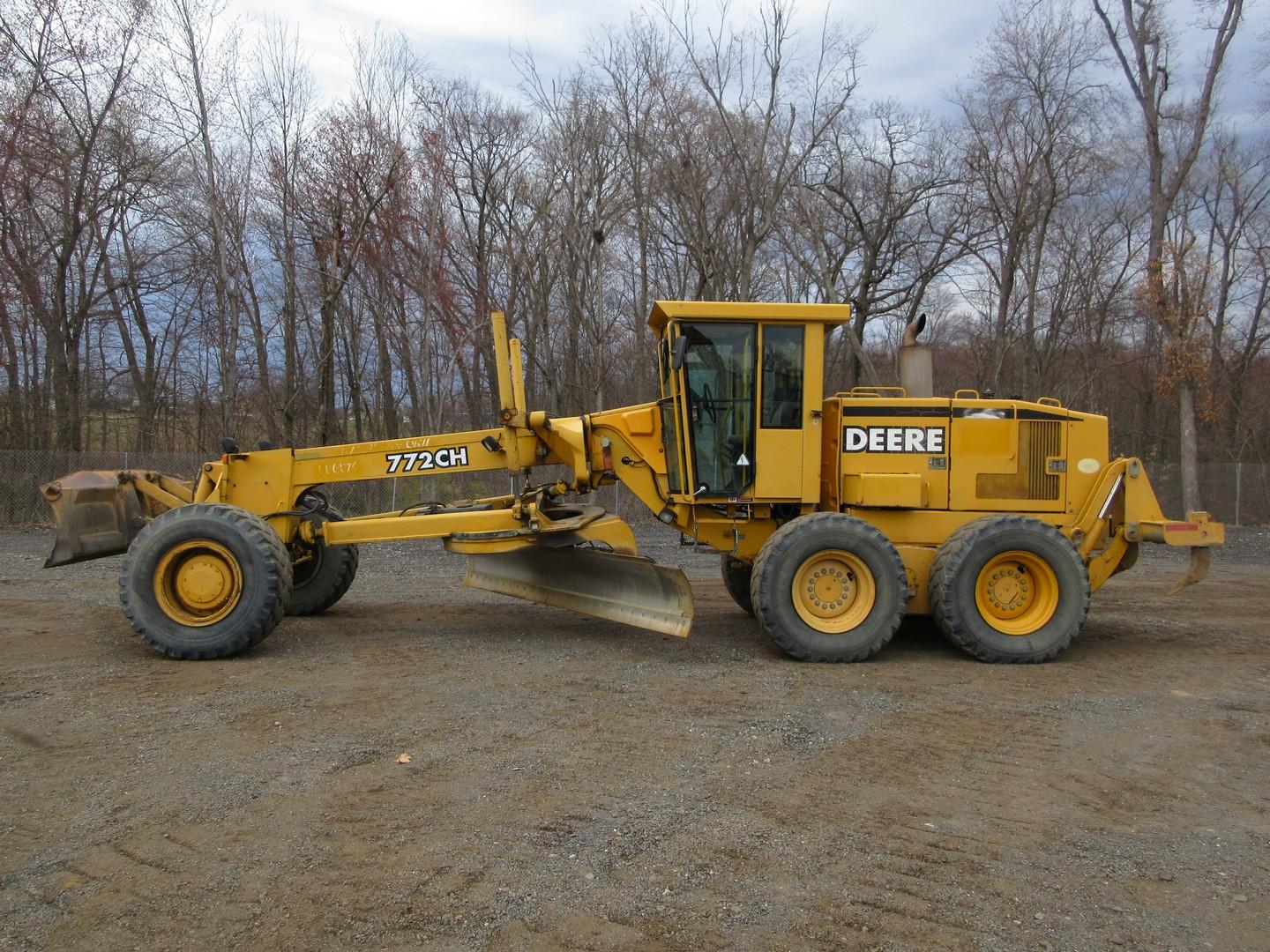 2000 John Deere 772CH Motor Grader