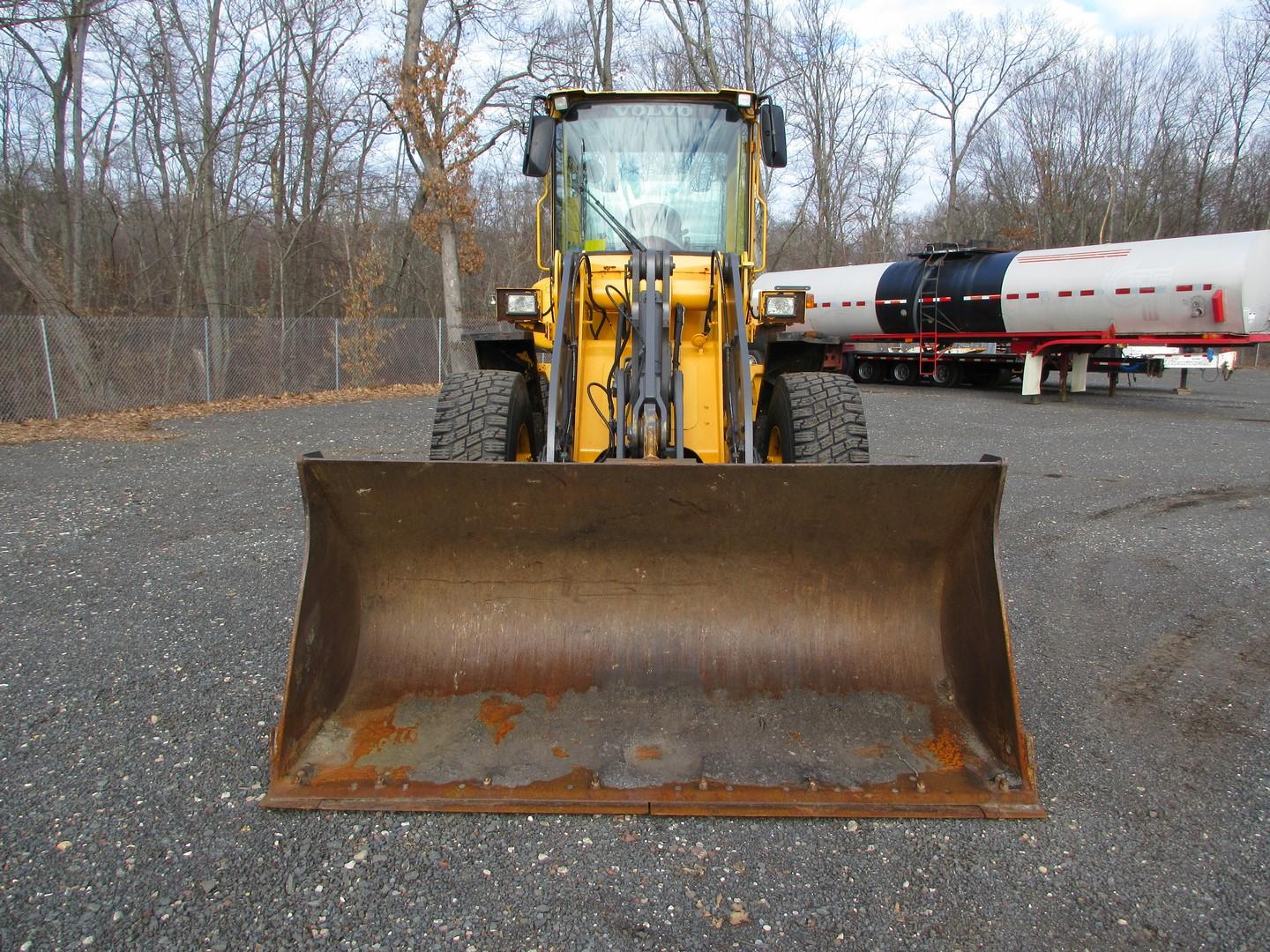 2002 Volvo L70D Rubber Tire Wheel Loader