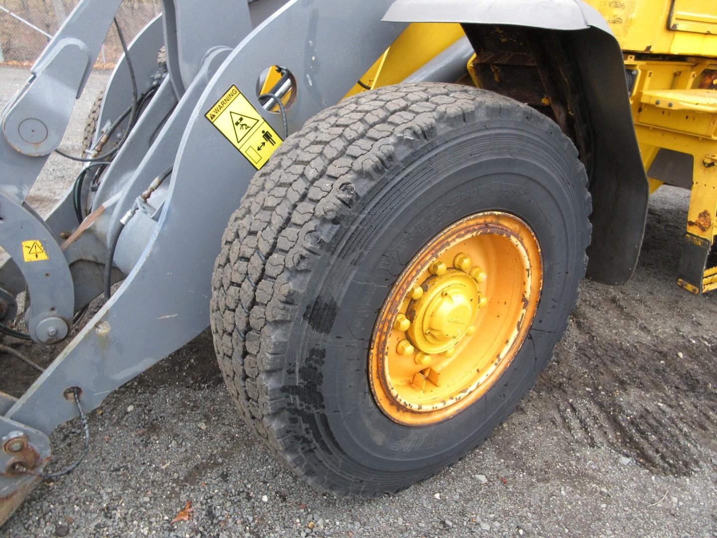 2004 Volvo L60E Rubber Tire Wheel Loader