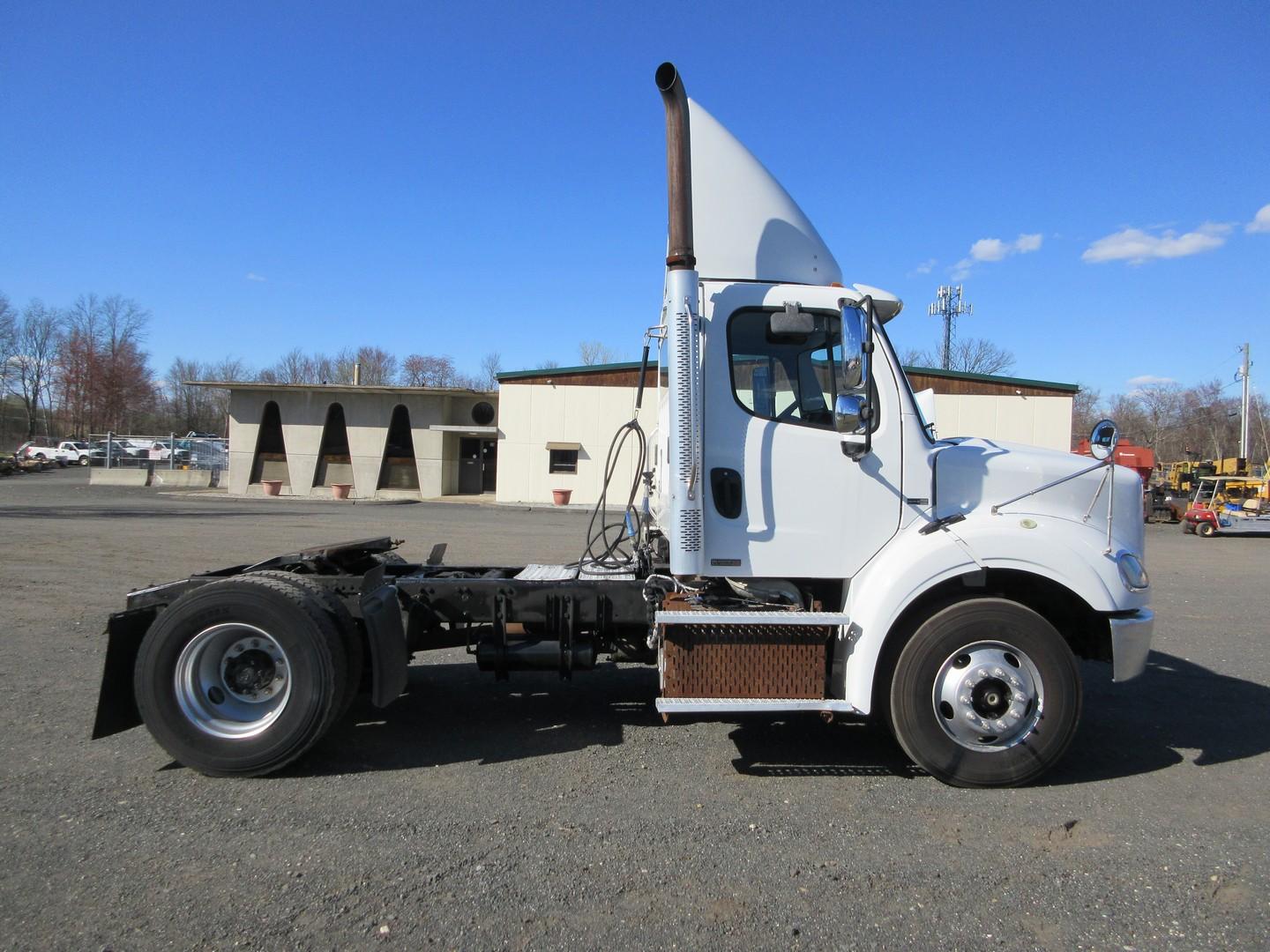 2011 Freightliner M2 S/A Tractor