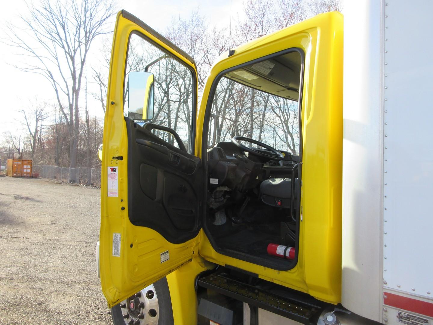 2016 Hino S/A Box Truck