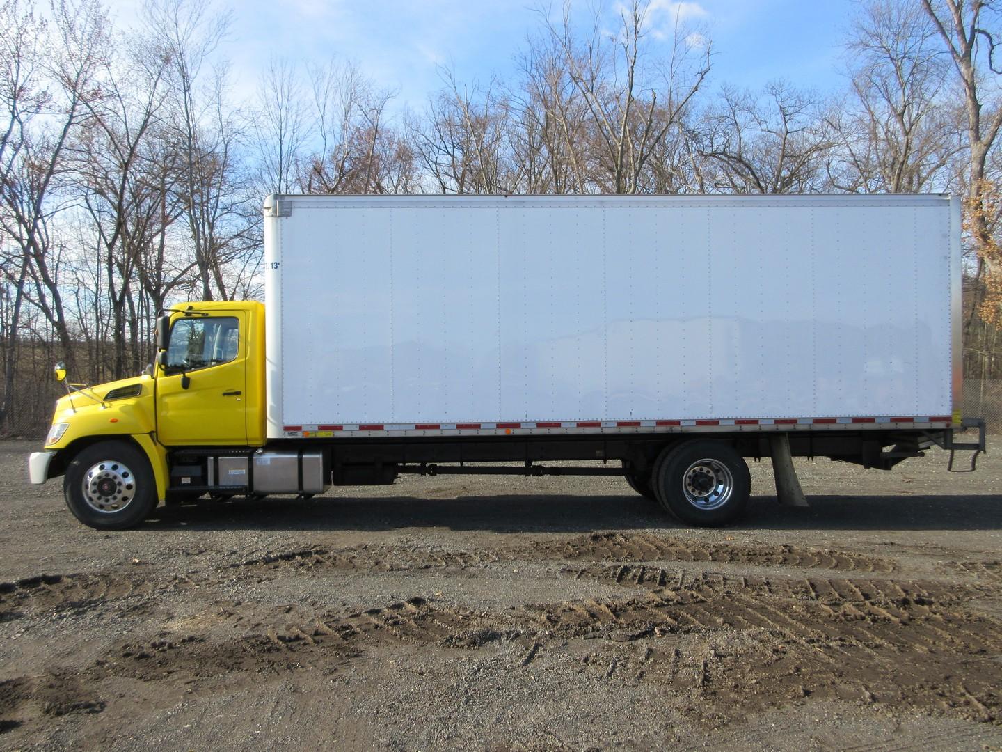 2016 Hino S/A Box Truck