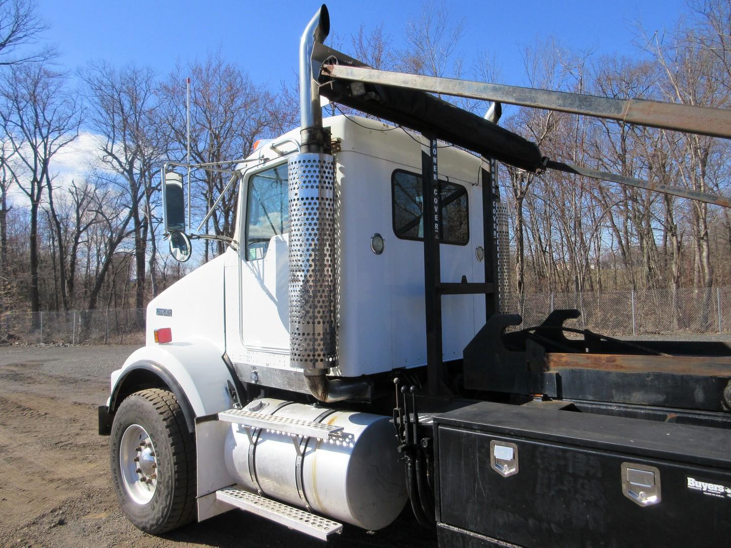 2008 Kenworth T800 Tri/A Rolloff Truck