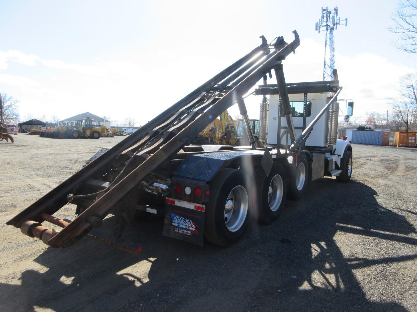 2008 Kenworth T800 Tri/A Rolloff Truck