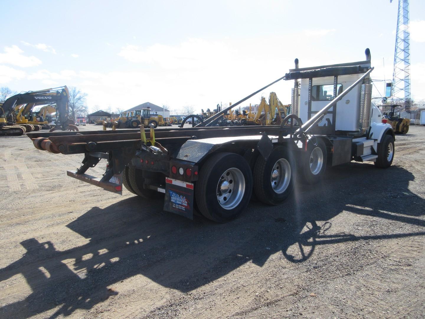 2008 Kenworth T800 Tri/A Rolloff Truck