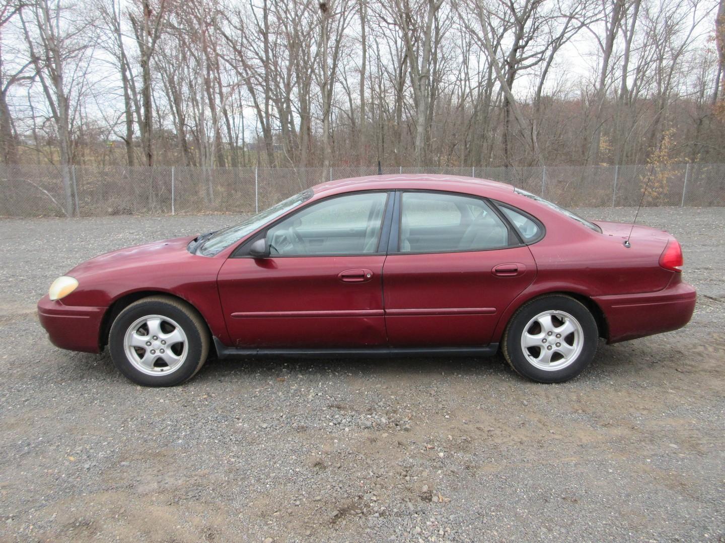 2006 Ford Taurus SE Automobile