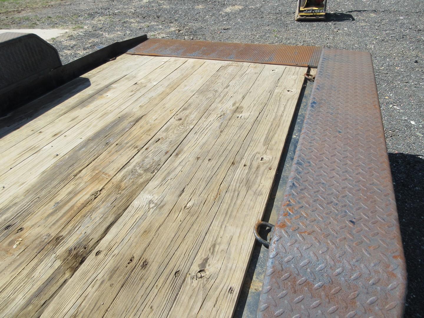 2005 CAM 19' T/A TILT DECK TRAILER