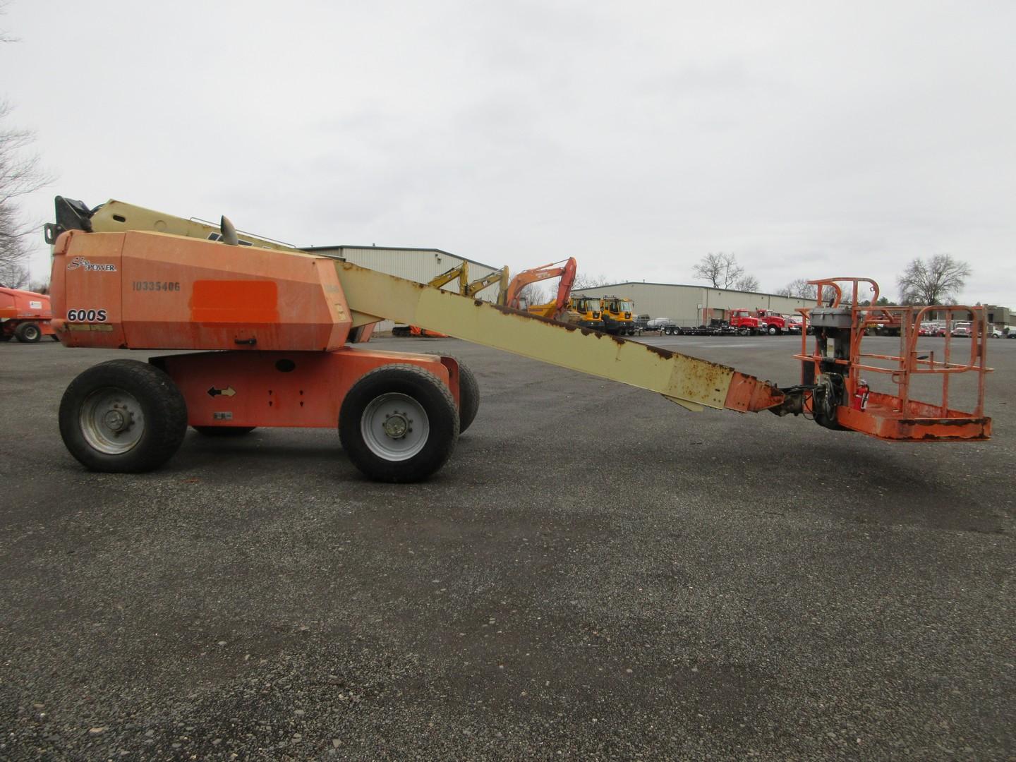 2015 JLG 600S BOOM LIFT