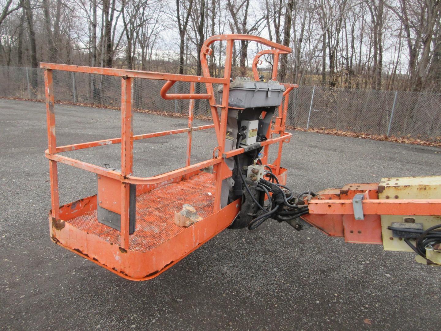 2015 JLG 600S BOOM LIFT
