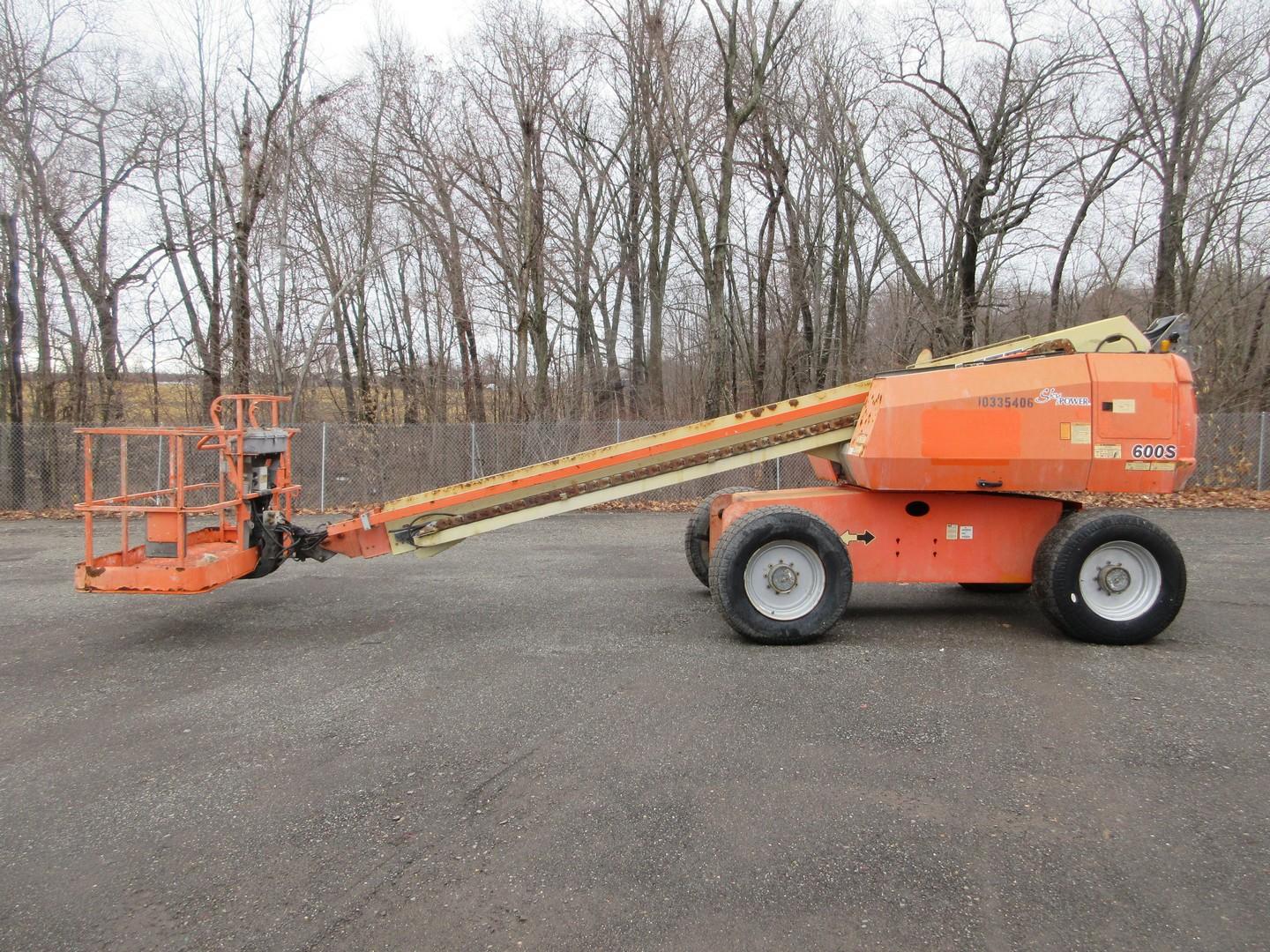 2015 JLG 600S BOOM LIFT