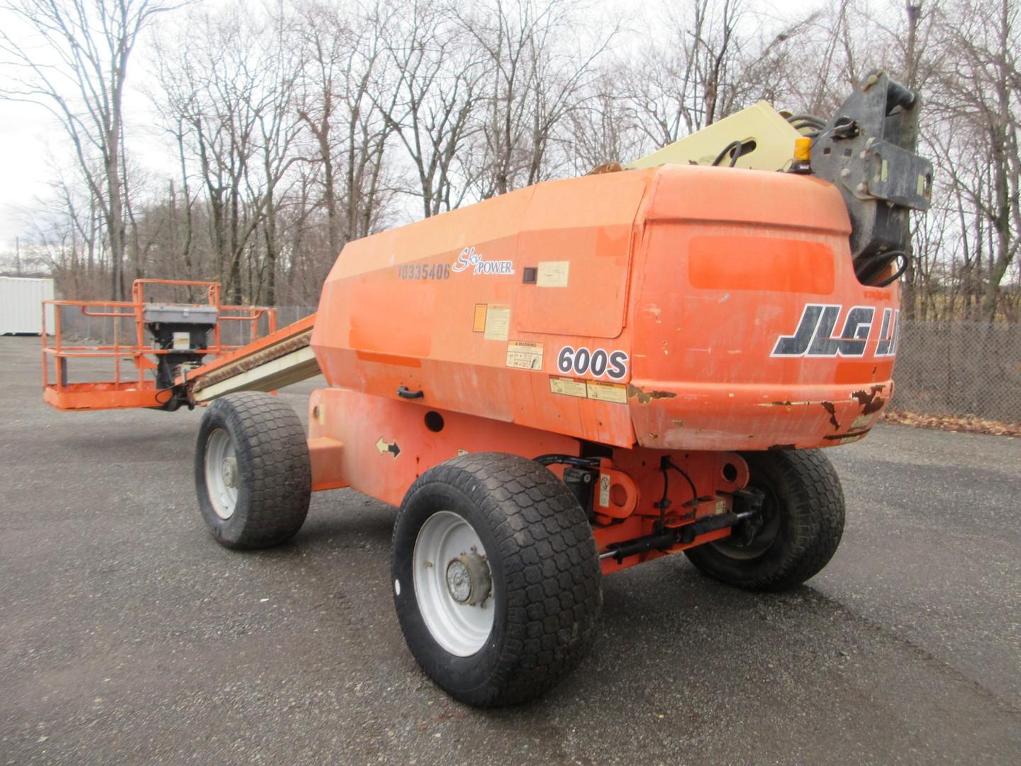 2015 JLG 600S BOOM LIFT