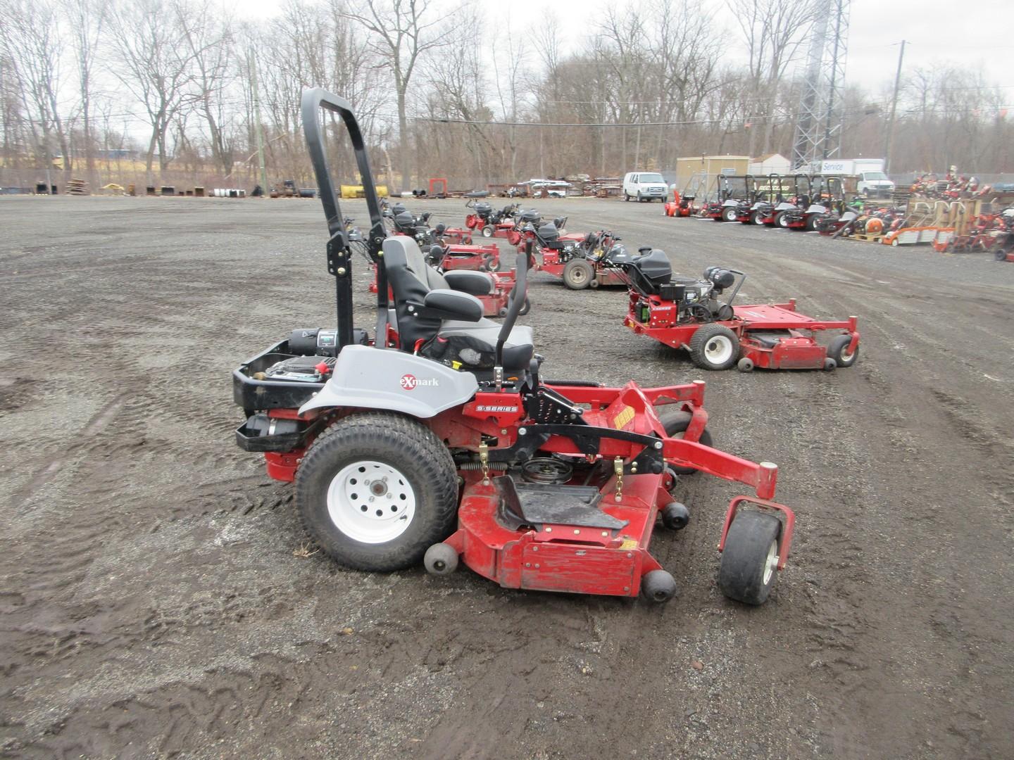 EXMARK LAZER Z ZERO TURN MOWER