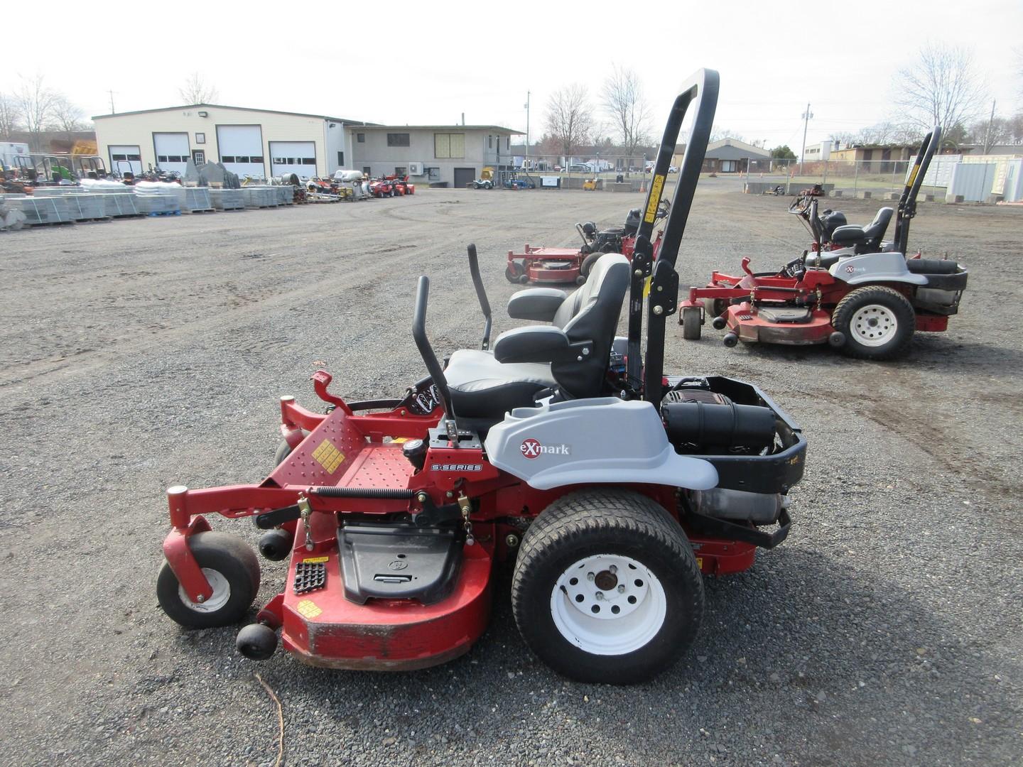EXMARK LAZER Z ZERO TURN MOWER