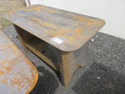 STEEL WORKBENCH WITH SHELF