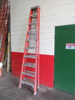 LOUISVILLE 10' FIBERGLASS STEPLADDER