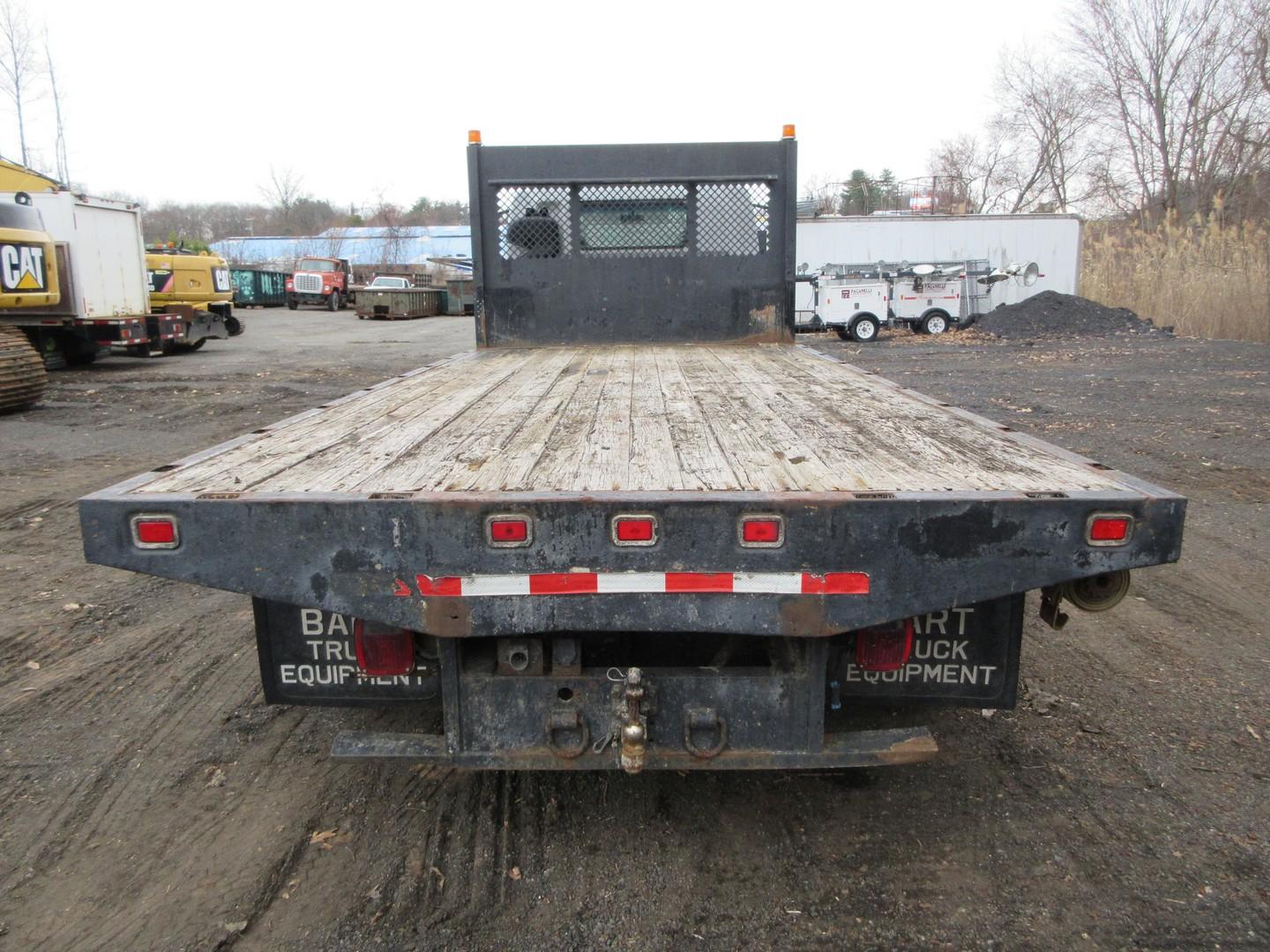 2006 FORD LCF S/A FLATBED TRUCK