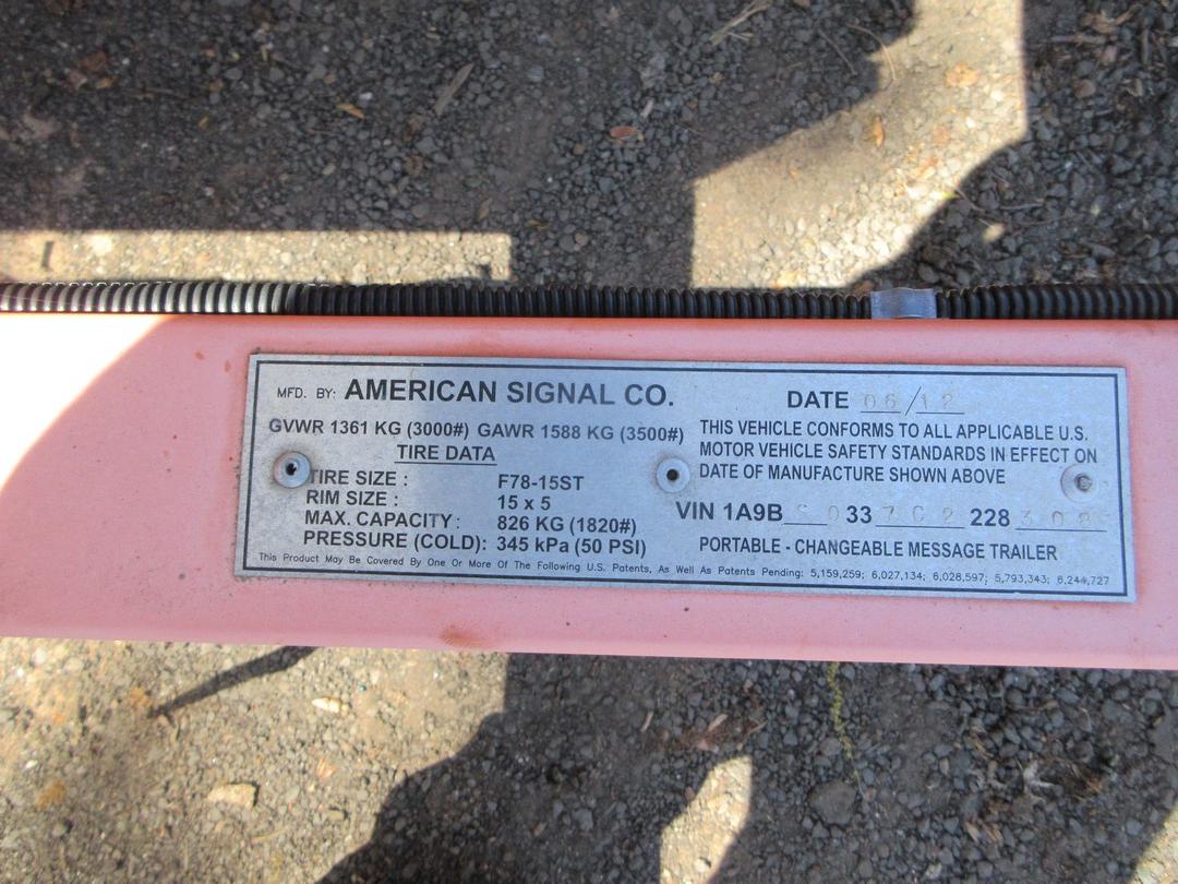 2012 AMERICAN SIGNAL TOW BEHIND MESSAGE BOARD