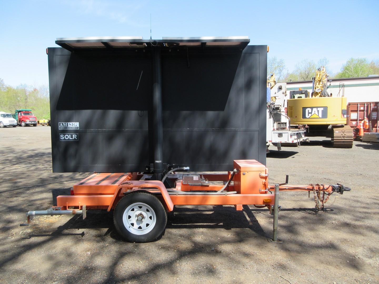 2012 AMERICAN SIGNAL TOW BEHIND MESSAGE BOARD