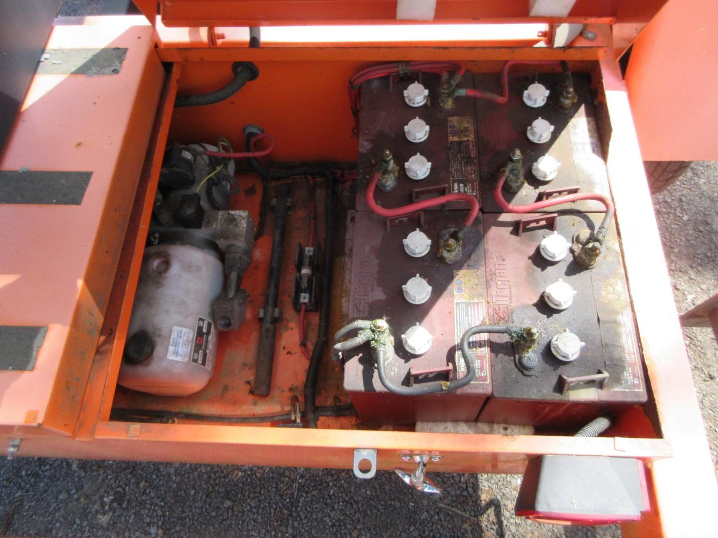 2012 AMERICAN SIGNAL TOW BEHIND MESSAGE BOARD