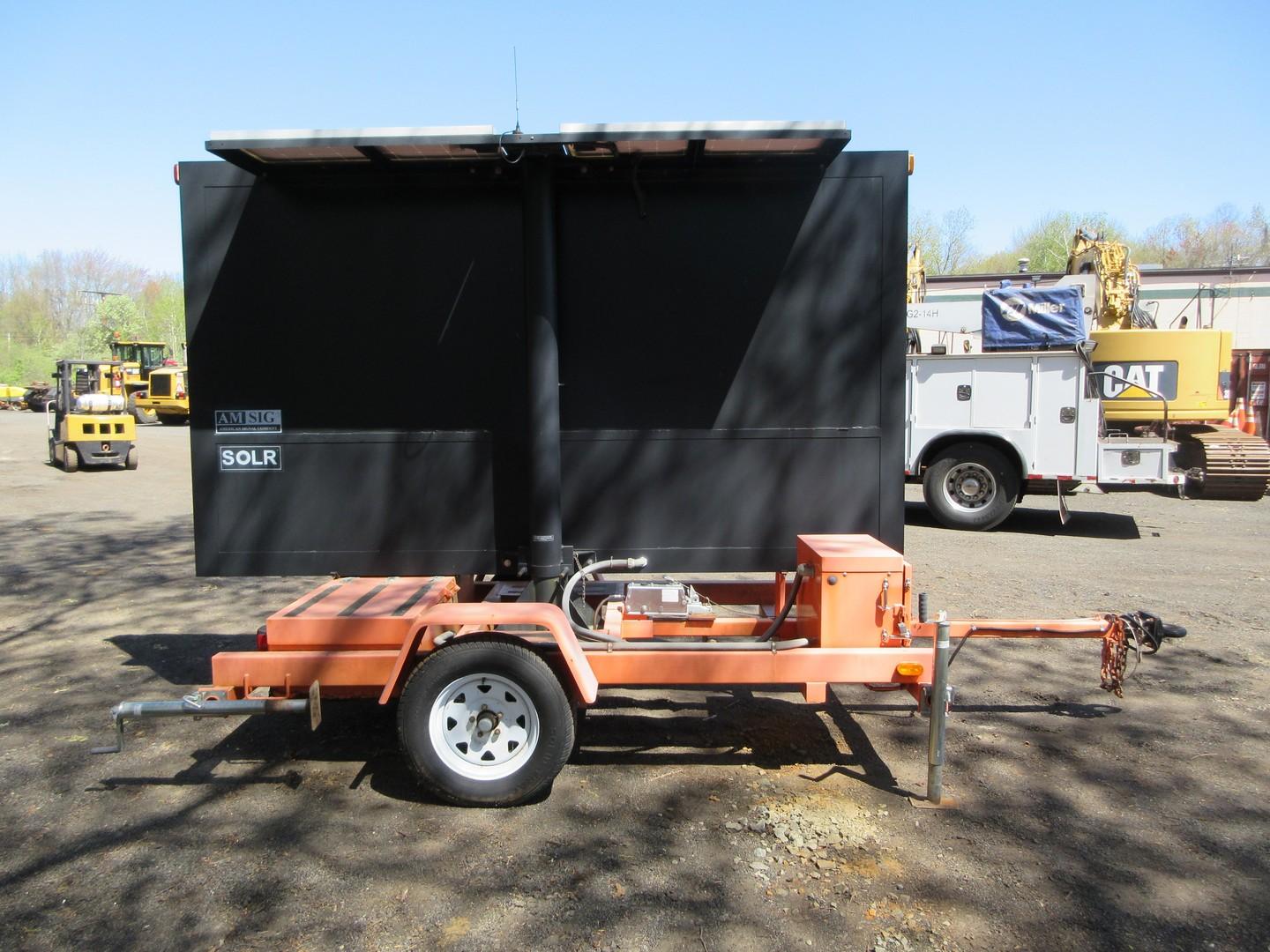 2012 AMERICAN SIGNAL TOW BEHIND MESSAGE BOARD