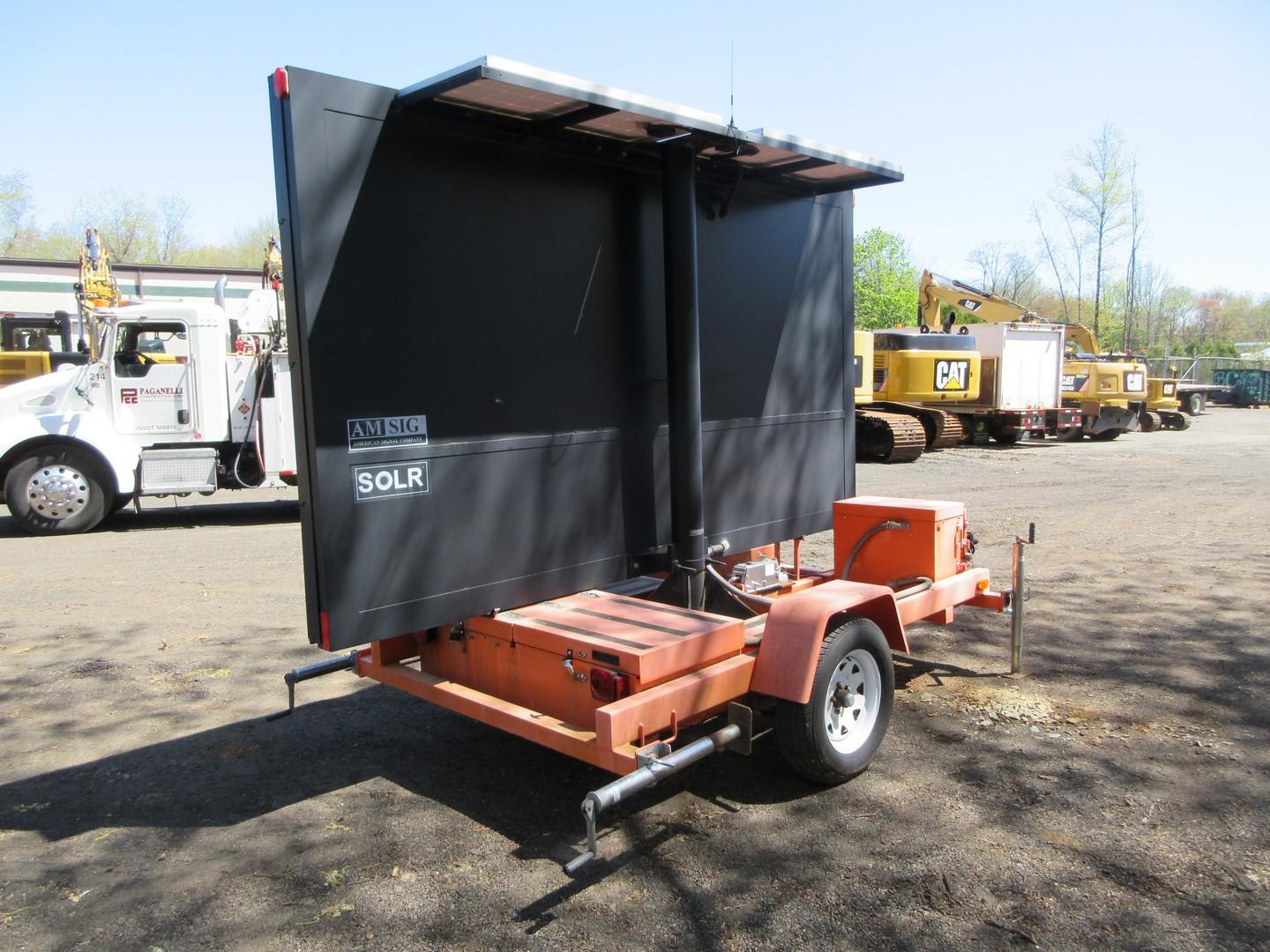 2012 AMERICAN SIGNAL TOW BEHIND MESSAGE BOARD