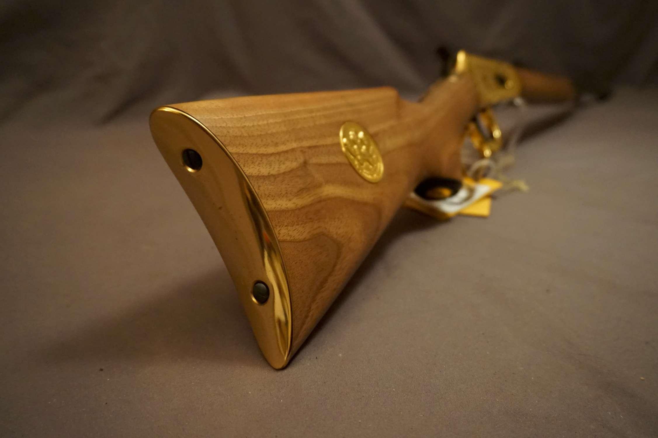 Winchester M. 94 .30-30 Under Six Flags Commemorative L/A Rifle