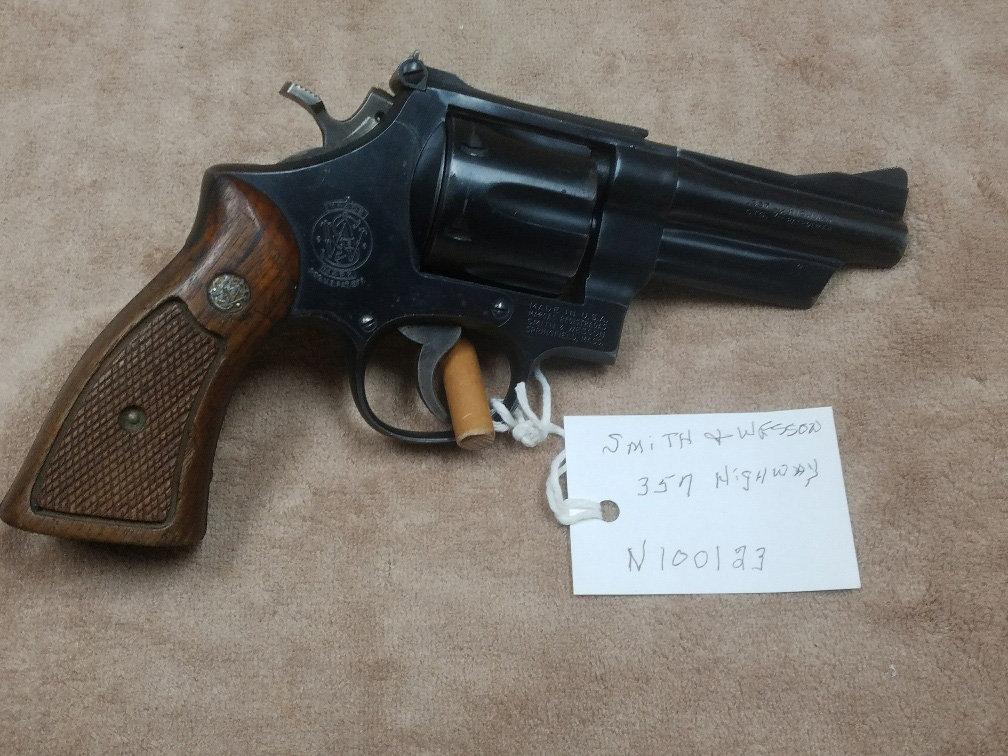 SMITH & WESSON – HI-WAY PATROLMAN – 357