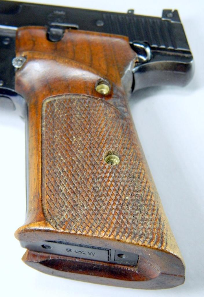 Smith & Wesson Model 41 .22 Caliber Semi-auto Pistol with Muzzle Compensator
