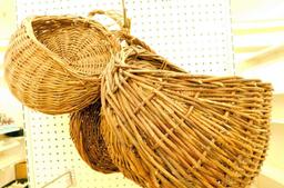 Large Lot of Assorted Wall and Fruit Baskets, Dozens of Pieces
