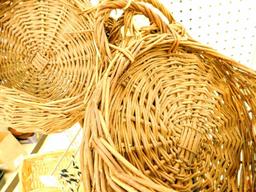 Large Lot of Assorted Wall and Fruit Baskets, Dozens of Pieces