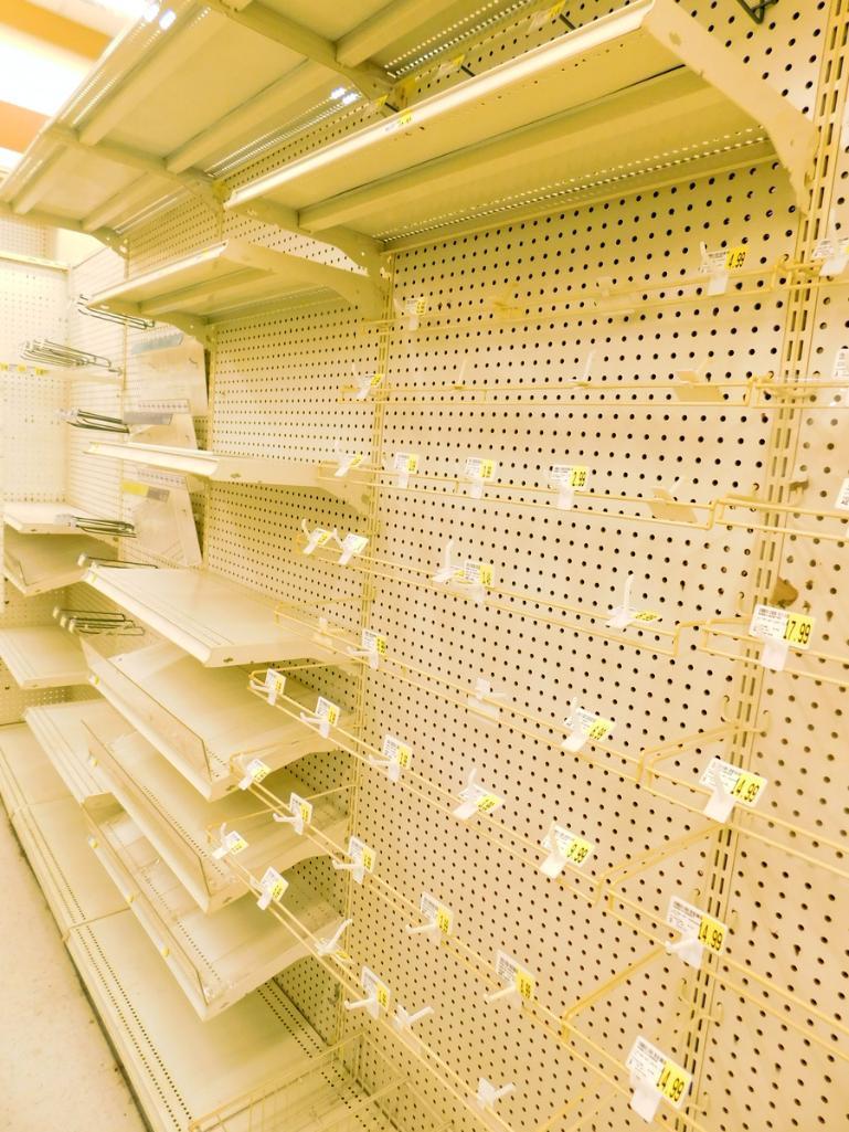 Gondola Shelving: 24' Long, 10 Bases, 1 Wire Display, 37 Shelves