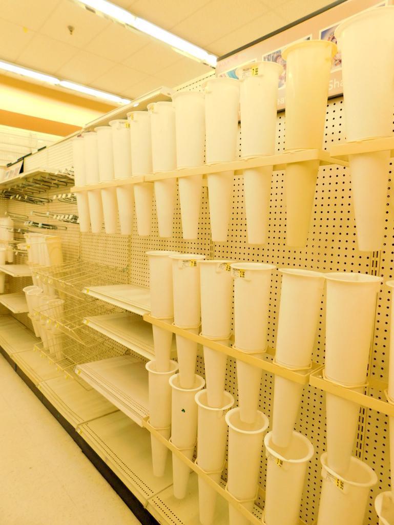 Gondola Shelving: Aisle Unit, 23'8" Long, 10 Bases, 17 Wire Displays, 67 Cones, 32 Shelves